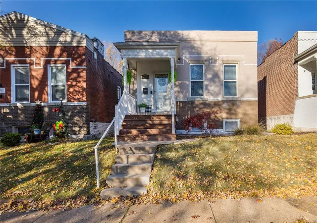 Photo 2 of Sale Pending at 4933 Schollmeyer Ave, Saint Louis, MO 63109 | MLS# 24072528 | Listing updated on 2024-12-11