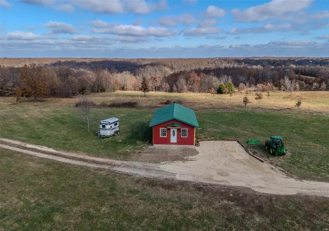 Photo 2 of Sale Pending at 181 Elkhorn Rd, Camdenton, MO 65020 | MLS# 24072555 | Listing updated on 2024-12-07