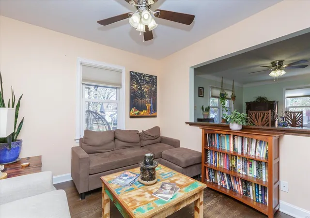 Photo 3 of Single family home for sale at 611 Washington St, Saint Charles, MO 63301 | MLS# 24072591 | Listing updated on 2024-12-10