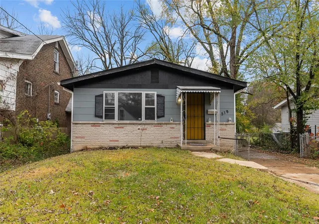 Photo 1 of Single family home for sale at 519 Graf Ave, Saint Louis, MO 63135 | MLS# 24072593 | Listing updated on 2025-02-28