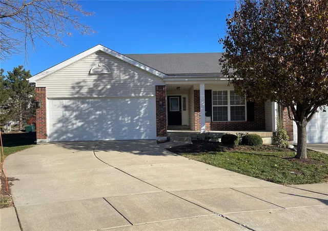 Photo 1 of Single family home for sale at 498 Angelique Pl, Saint Charles, MO 63303 | MLS# 24072602 | Listing updated on 2024-11-25
