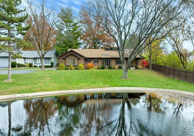 Photo 1 of Single family home for sale at 7 Village Dr E, Saint Charles, MO 63303 | MLS# 24072615 | Listing updated on 2024-12-16