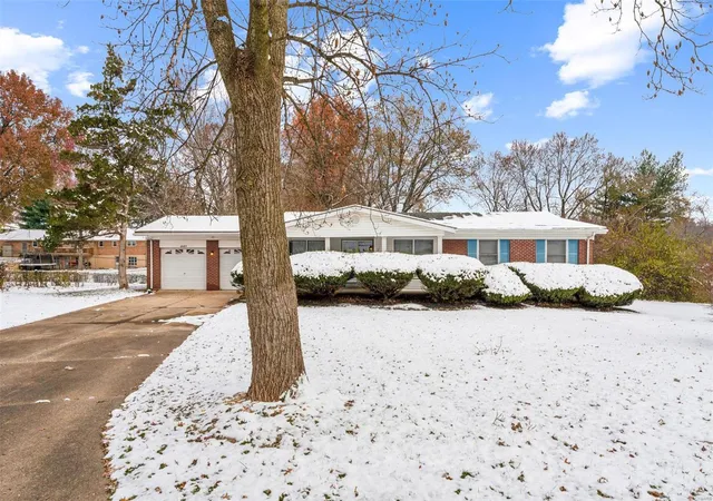 Photo 2 of Sale Pending at 2327 Fair Acres Rd, Saint Louis, MO 63136 | MLS# 24072735 | Listing updated on 2025-03-03