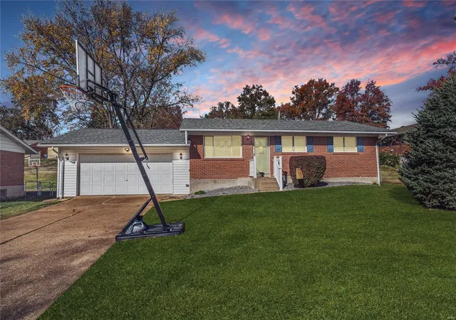 Photo 1 of Sale Pending at 4109 Hanshire Dr, Saint Louis, MO 63129 | MLS# 24072750 | Listing updated on 2024-12-02