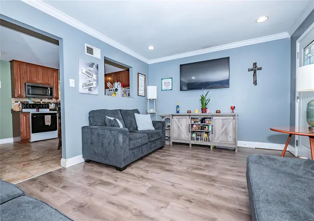 Photo 3 of Sale Pending at 4109 Hanshire Dr, Saint Louis, MO 63129 | MLS# 24072750 | Listing updated on 2024-12-02