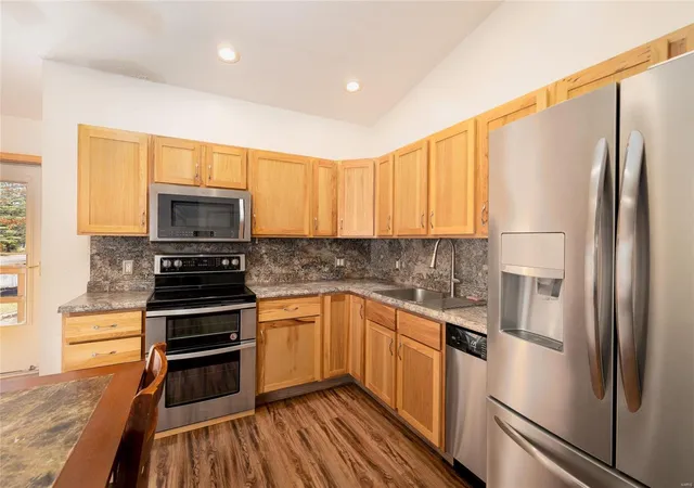 Photo 4 of Single family home for sale at 777 Squaw, Cuba, MO 65453 | MLS# 24072766 | Listing updated on 2025-03-02