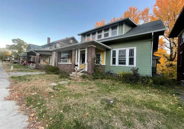 Photo 2 of Single family home for sale at 636 W Logan St, Moberly, MO 65270 | MLS# 24072769 | Listing updated on 2024-12-09