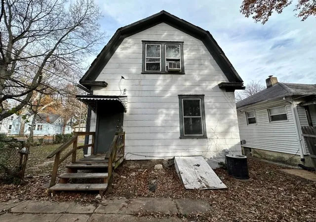 Photo 2 of Single family home for sale at 7008 Melrose Ave, Saint Louis, MO 63130 | MLS# 24072820 | Listing updated on 2024-11-23