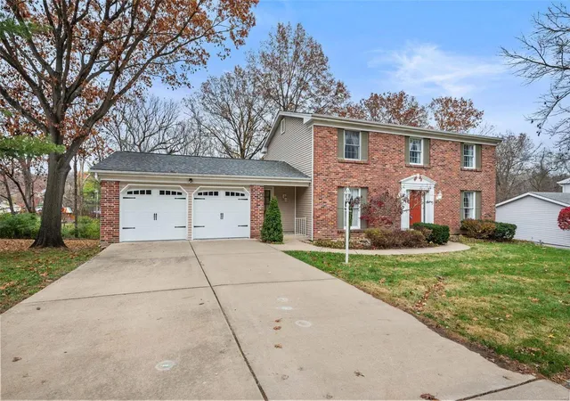 Photo 2 of Sale Pending at 2412 Camberwell Ct, Saint Louis, MO 63131 | MLS# 24072841 | Listing updated on 2024-12-03