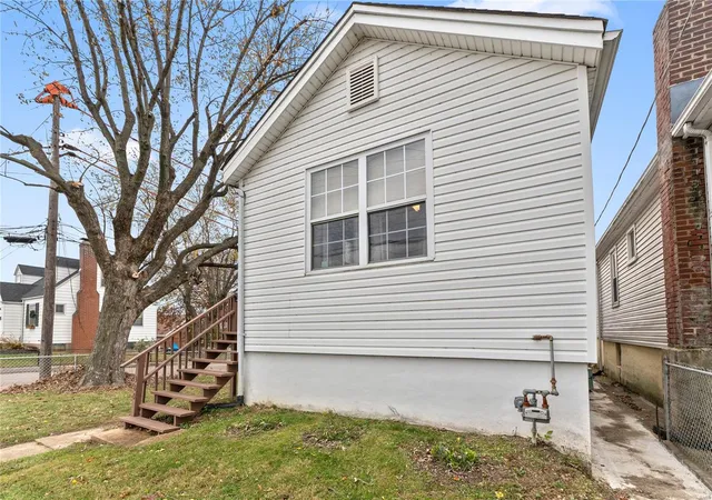 Photo 2 of Single family home for sale at 300 W Ripa Ave, Saint Louis, MO 63125 | MLS# 24072861 | Listing updated on 2024-11-23