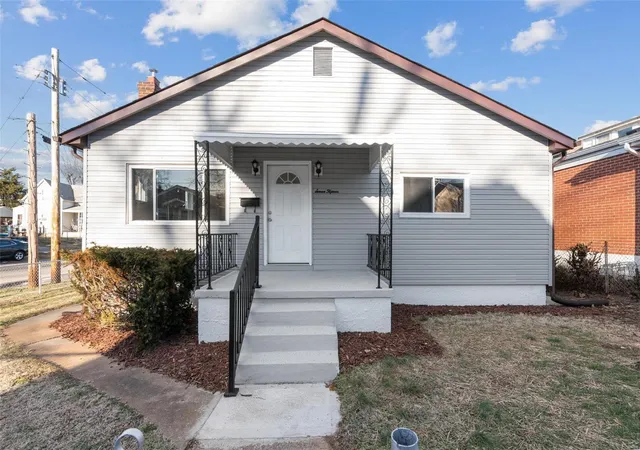 Photo 1 of Single family home for sale at 715 Lagro Ave, Saint Louis, MO 63125 | MLS# 24072964 | Listing updated on 2025-02-03