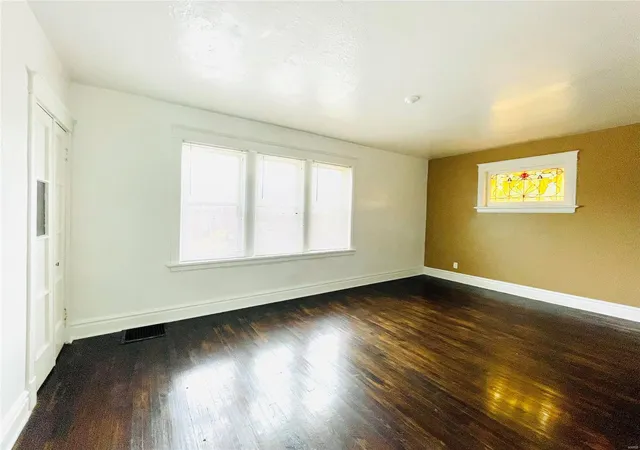 Photo 2 of Sale Pending at 4820 Farlin Ave, Saint Louis, MO 63115 | MLS# 24072979 | Listing updated on 2025-02-27