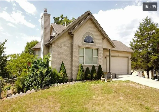 Photo 1 of Single family home for sale at 31 Sunset Dr, Camdenton, MO 65020 | MLS# 24073076 | Listing updated on 2024-12-13