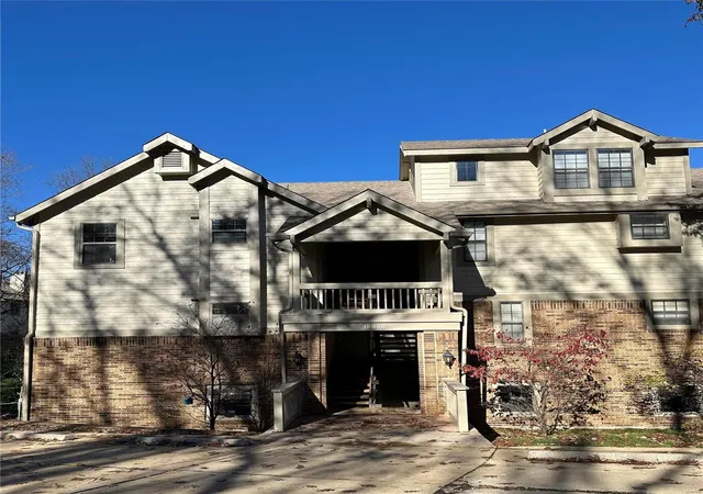 Photo 1 of Condo for sale at 12966 Bryce Cyn Dr #E, Maryland Heights, MO 63043 | MLS# 24073104 | Listing updated on 2024-12-19