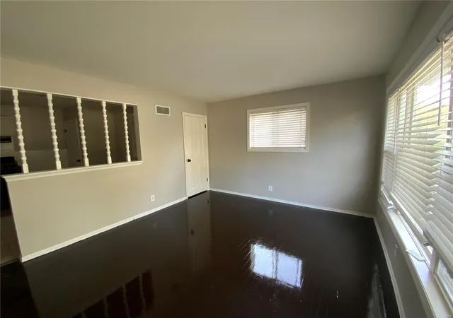 Photo 3 of Single family home for sale at 256 Connolly Dr, Saint Louis, MO 63135 | MLS# 24073139 | Listing updated on 2024-12-12