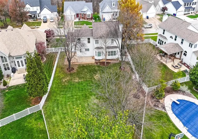 Photo 2 of Single family home for sale at 3042 Cambridge Pointe Dr, Saint Louis, MO 63129 | MLS# 24073154 | Listing updated on 2024-12-10