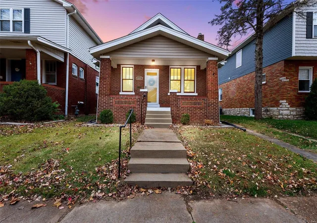 Photo 1 of Sale Pending at 6405 Oleatha Ave, Saint Louis, MO 63139 | MLS# 24073195 | Listing updated on 2024-12-03