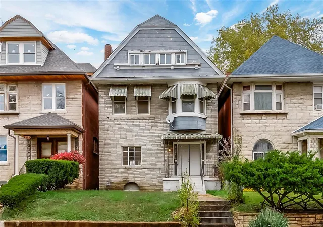 Photo 1 of Sale Pending at 4823 Fountain Ave, Saint Louis, MO 63113 | MLS# 24073205 | Listing updated on 2024-12-13