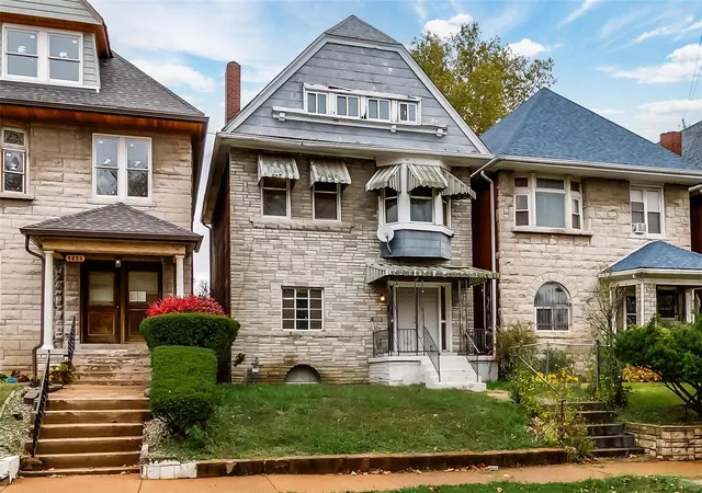 Photo 2 of Sale Pending at 4823 Fountain Ave, Saint Louis, MO 63113 | MLS# 24073205 | Listing updated on 2024-12-13