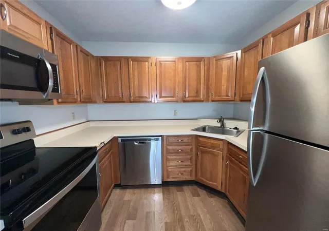 Photo 3 of Condo for sale at 9040 W Swan Cir, Saint Louis, MO 63144 | MLS# 24073266 | Listing updated on 2024-12-11