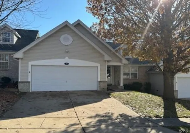 Condo for sale at 21 Autumn View Trl Ct, Bridgeton, MO 63044 | MLS# 24073285