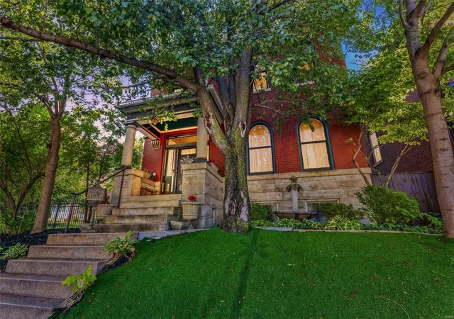 Photo 3 of Single family home for sale at 2116 S Grand Blvd, Saint Louis, MO 63104 | MLS# 24073384 | Listing updated on 2024-12-09