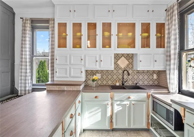 Photo 3 of Single family home for sale at 2116 S Grand Blvd, Saint Louis, MO 63104 | MLS# 24073384 | Listing updated on 2024-12-09