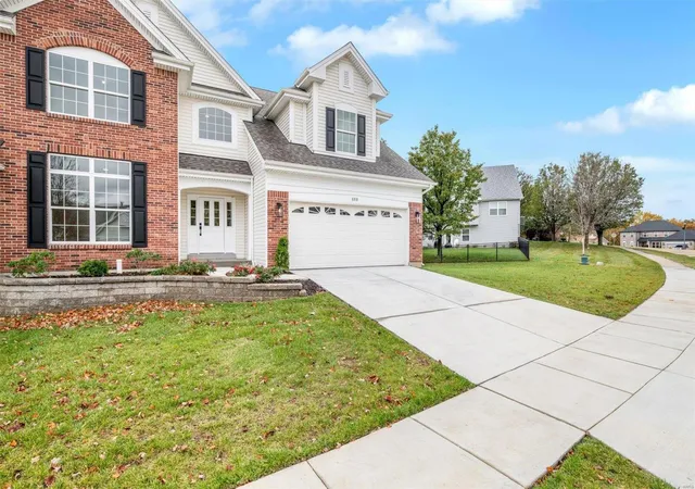 Photo 1 of Single family home for sale at 688 Blfs View Ct, Eureka, MO 63025 | MLS# 24073392 | Listing updated on 2025-03-09