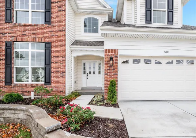 Photo 2 of Single family home for sale at 688 Blfs View Ct, Eureka, MO 63025 | MLS# 24073392 | Listing updated on 2025-03-09