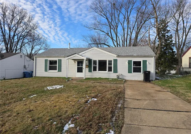 Photo 1 of Sale Pending at 9831 Vickie Pl, Saint Louis, MO 63136 | MLS# 24073413 | Listing updated on 2024-12-07