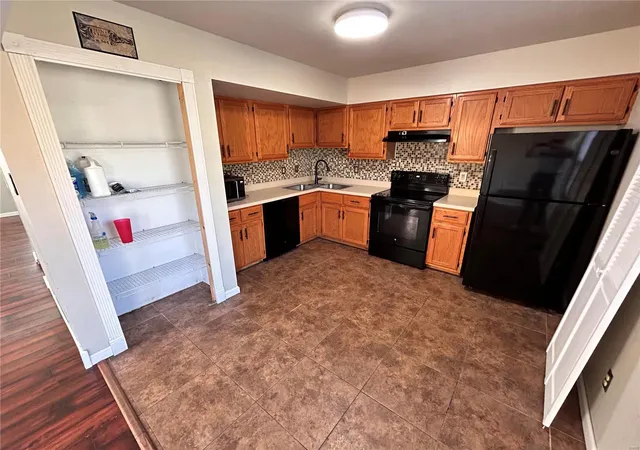 Photo 2 of Sale Pending at 6025 Horton Pl, Saint Louis, MO 63112 | MLS# 24073502 | Listing updated on 2024-12-03