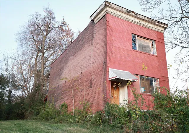 Photo 3 of Sale Pending at 4217 E Finney Ave, Saint Louis, MO 63113 | MLS# 24073518 | Listing updated on 2024-12-06