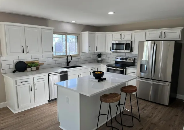 Photo 3 of Sale Pending at 4 Overland Trail Ct, Saint Charles, MO 63304 | MLS# 24073532 | Listing updated on 2024-12-09
