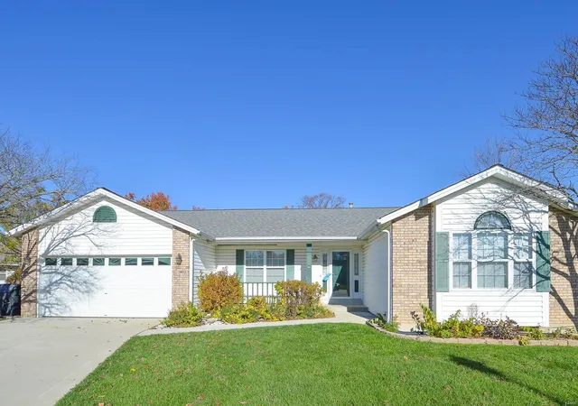 Photo 2 of Sale Pending at 4088 Bristol Bay Ct, Saint Charles, MO 63304 | MLS# 24073564 | Listing updated on 2024-12-18
