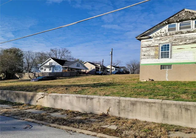 Photo 3 of Single family home for sale at 1716 Grace, Hannibal, MO 63401 | MLS# 24073632 | Listing updated on 2024-12-04