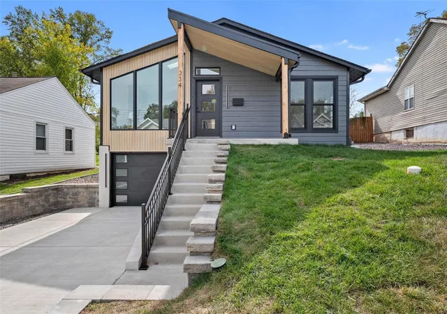 Photo 1 of Sale Pending at 334 Lee Ave, Saint Louis, MO 63122 | MLS# 24073721 | Listing updated on 2024-12-02