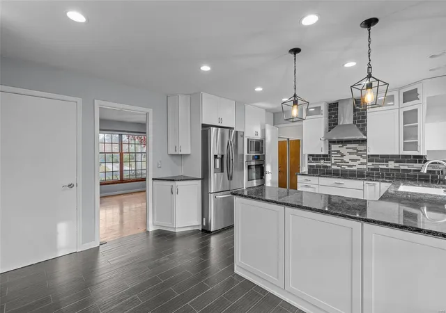 Photo 2 of Single family home for sale at 12530 Trammell Ct, Saint Louis, MO 63141 | MLS# 24073782 | Listing updated on 2024-12-05