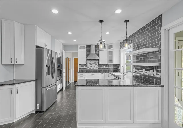 Photo 4 of Single family home for sale at 12530 Trammell Ct, Saint Louis, MO 63141 | MLS# 24073782 | Listing updated on 2024-12-05