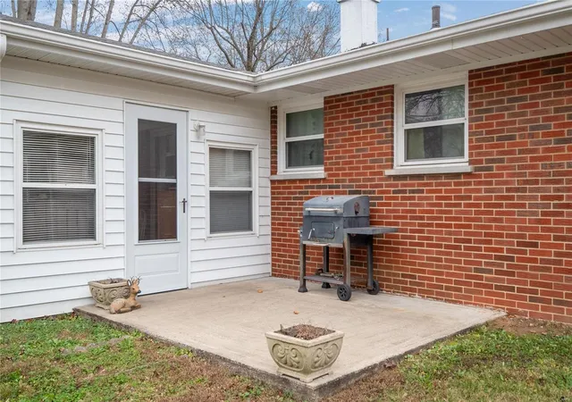 30th image of 649 Springdale Dr, Belleville, IL 62223 | MLS# 24073789