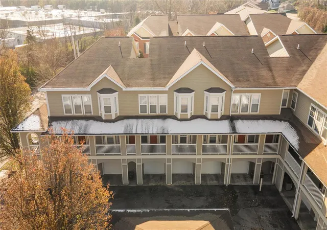 Photo 1 of Condo for sale at 2750 Mcknight Xing Ct, Saint Louis, MO 63124 | MLS# 24073801 | Listing updated on 2024-12-08