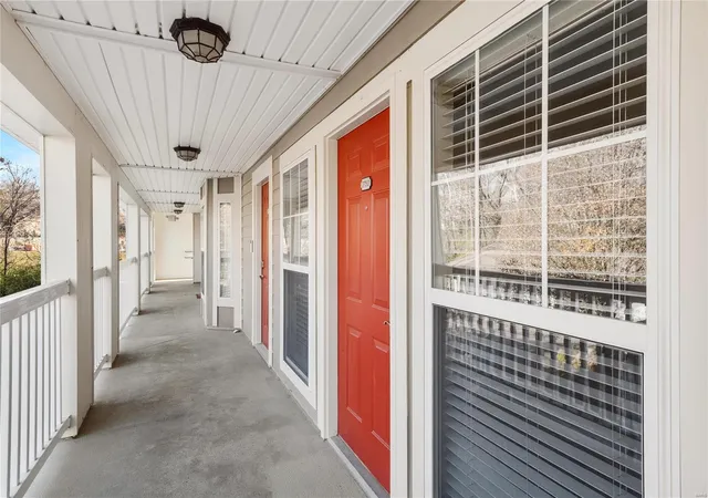 Photo 2 of Condo for sale at 2750 Mcknight Xing Ct, Saint Louis, MO 63124 | MLS# 24073801 | Listing updated on 2024-12-08