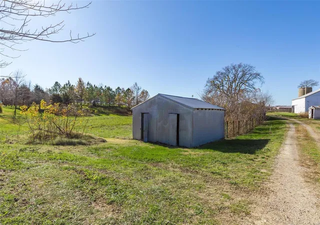 Photo 3 of Single family home for sale at 12449 Quarry Town Rd, Sainte Genevieve, MO 63670 | MLS# 24073828 | Listing updated on 2025-03-09