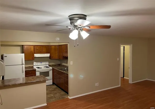 Listing Photo 4 - Condo for sale in building located at 7727 Hazelcrest Dr, Hazelwood, MO 63042 - Unit #G