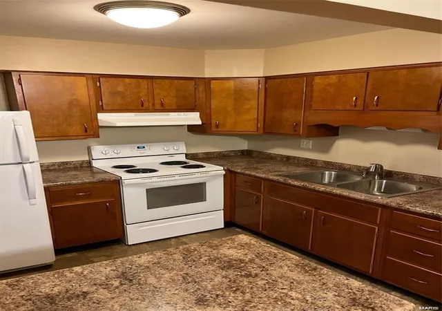 Listing Photo 5 - Condo for sale in building located at 7727 Hazelcrest Dr, Hazelwood, MO 63042 - Unit #G