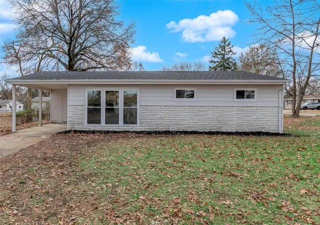 Photo 1 of Single family home for sale at 9532 Stansberry Ave, Saint Louis, MO 63134 | MLS# 24073867 | Listing updated on 2024-12-14