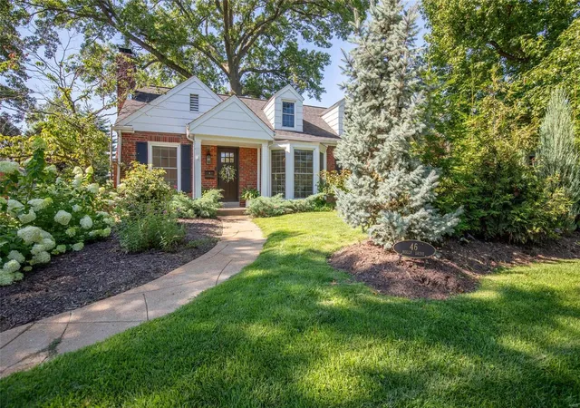 Photo 2 of Single family home for sale at 46 Holly Dr, Saint Louis, MO 63119 | MLS# 24073906 | Listing updated on 2024-12-05