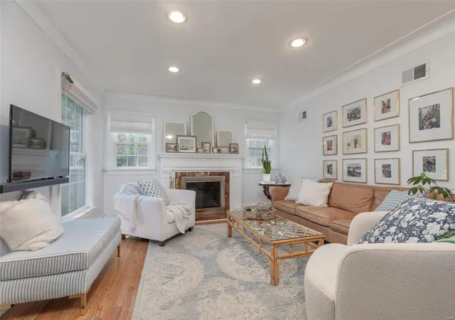 Photo 4 of Single family home for sale at 46 Holly Dr, Saint Louis, MO 63119 | MLS# 24073906 | Listing updated on 2024-12-05