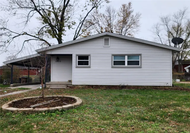 Photo 1 of Single family home for sale at 1825 Montgomery St, Cape Girardeau, MO 63703 | MLS# 24073958 | Listing updated on 2025-03-12