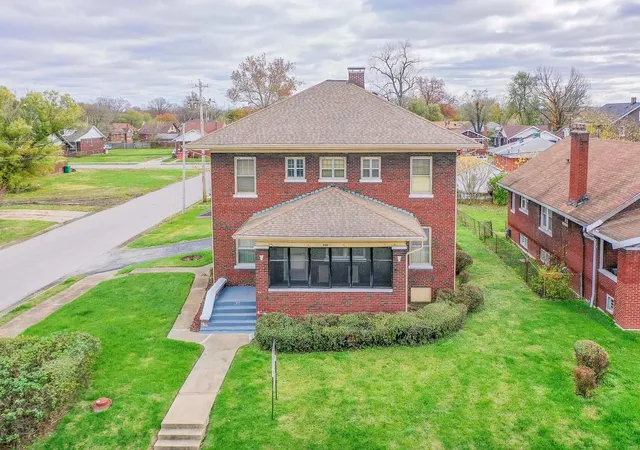 Photo 1 of Single family home for sale at 646 Vogel Pl, East Saint Louis, IL 62205 | MLS# 24073964 | Listing updated on 2024-12-02