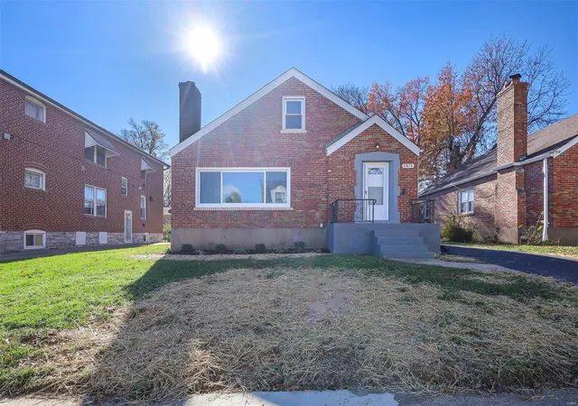 Photo 1 of Single family home for sale at 6814 Crest Ave, Saint Louis, MO 63130 | MLS# 24074024 | Listing updated on 2024-12-03